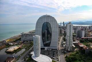 Апарт-отели Orbi City Batumi - Cozy Apts - Beach View & Balcony Батуми Номер-студио с кроватью размера "king-size" и диван-кроватью-5